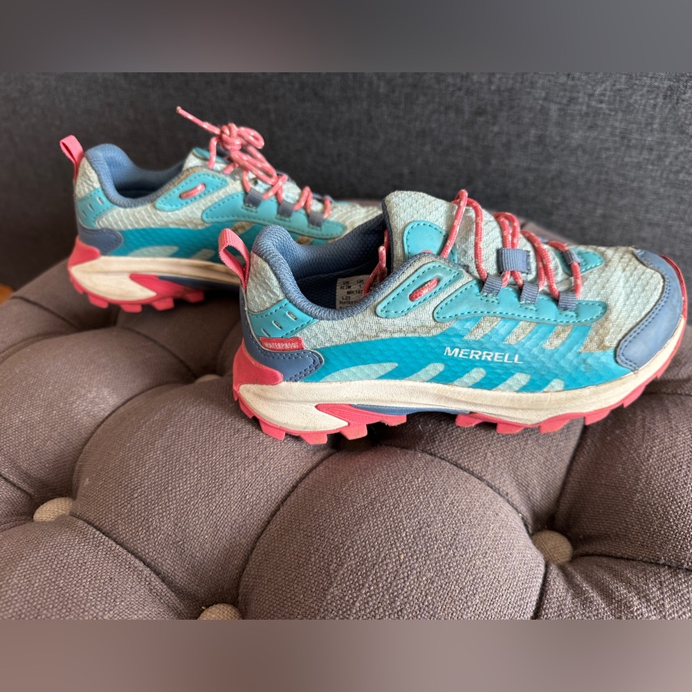 Kids Merrell hiking sneakers/shoes 2Y